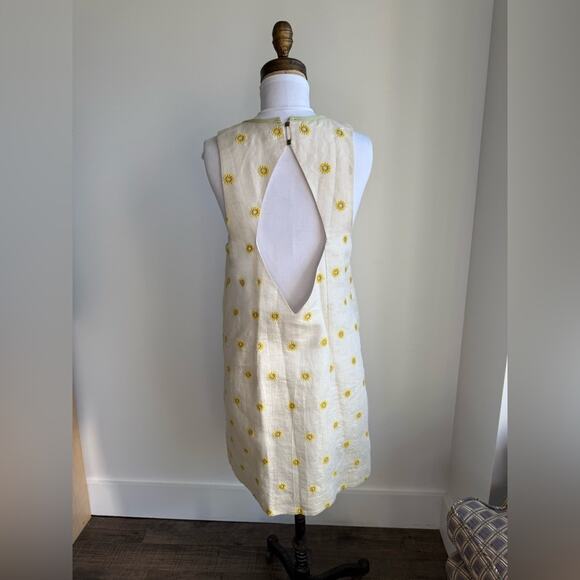 ANTHROPOLOGIE ECOTE BEIGE YELLOW KEYHOLE DRESS EMBROIDERED FLOWER MEDIUM - Picture 5 of 9